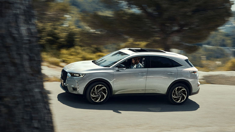 Το νέο DS7 Crossback καίει μόλις 1,4 λίτρο καυσίμου στα 100 χλμ.